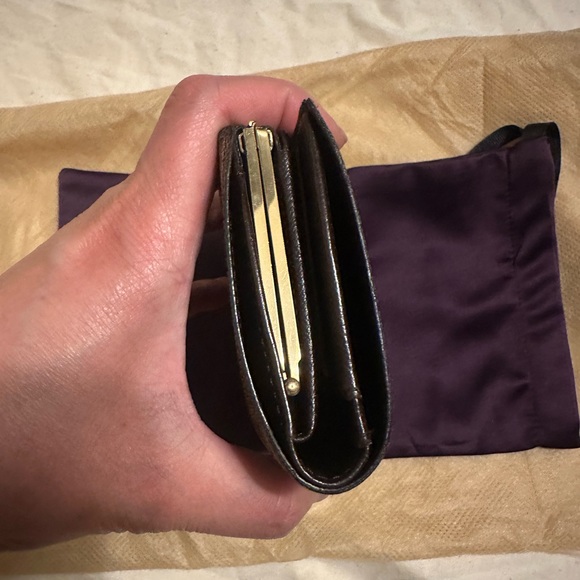 Louis Vuitton Damier Kisslock Wallet - Picture 8 of 12